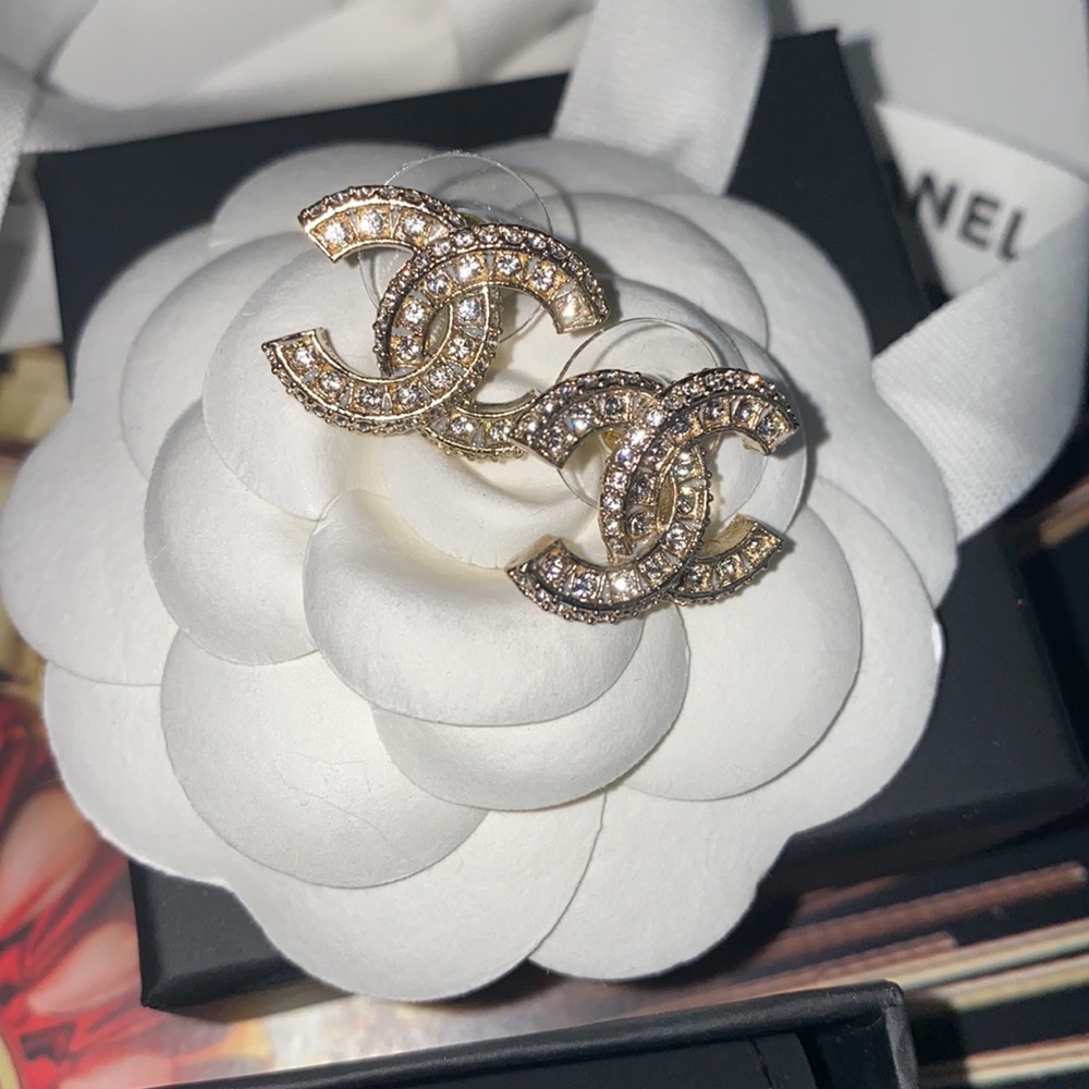 CHANEL Earrings - Picture 5 of 5